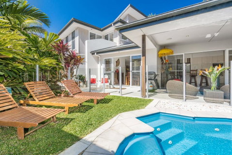 A SWEET ESCAPE - Serenity On Sallywattle - Accommodation Gladstone 0