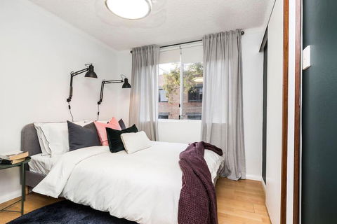 A Walk To Syd Uni & RPA Hospital - Accommodation Gladstone 3