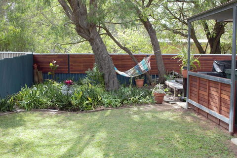 Abbey Beach Cottage - Accommodation Gladstone 0