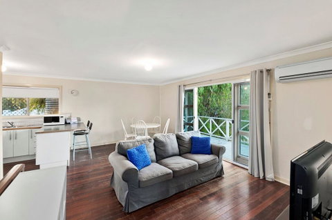Abbey Beachviews - Accommodation Gladstone 3