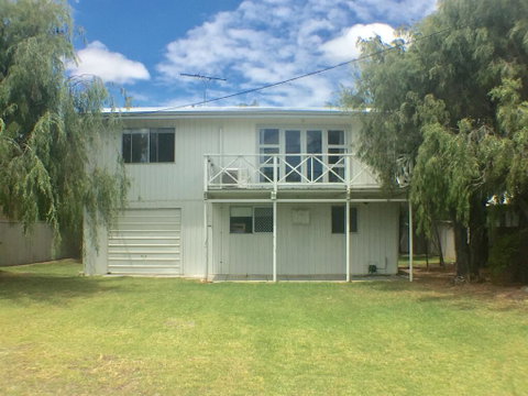 Abbey Beachviews - Accommodation Gladstone 0