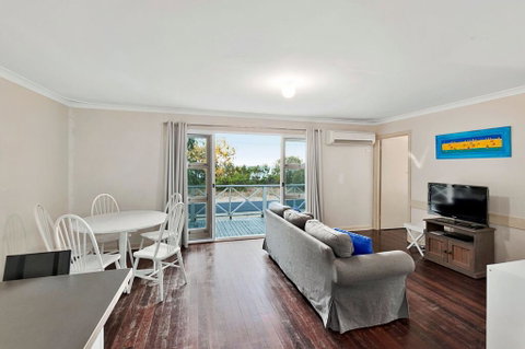 Abbey Beachviews - Accommodation Gladstone 1