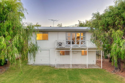 Abbey Beachviews - Accommodation Gladstone 2