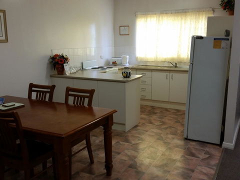 About Town Cottages - Accommodation Gladstone 3