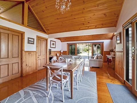 Abrahams On Bank - Accommodation Gladstone 0