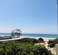 Absolute Beachfront - Cabarita Beach - Ocean Views - 3 Bed Apartment - Accommodation Gladstone
