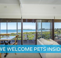 Absolute Beachfront 3BR 2BA Home w/ Beach Track - Accommodation Gladstone