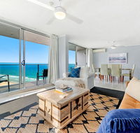 Absolute Beachfront in the heart of Surfers Paradi - Accommodation Gladstone