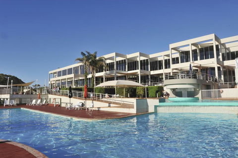 Absolute Beachfront Opal Cove Resort - Accommodation Gladstone 1