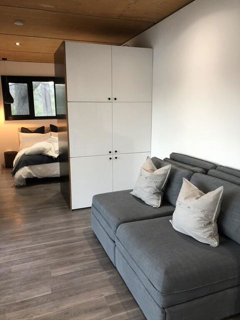 Absolute Riverfront Shipping Container Cabin - Accommodation Gladstone 3