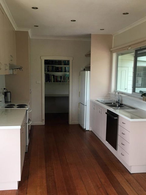 Absolute Waterfront - Accommodation Gladstone 3