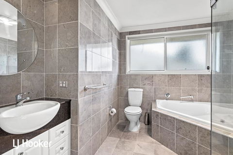 Absolute Waterfront @ Anna Bay - Accommodation Gladstone 2