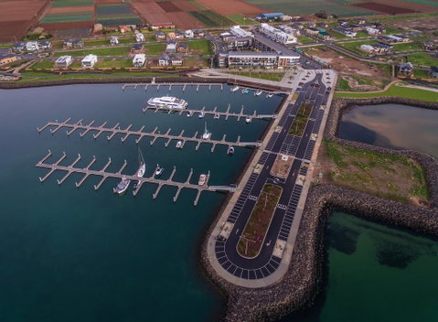 Absolute Waterfront Apt 319 Lighthouse - Accommodation Gladstone 2
