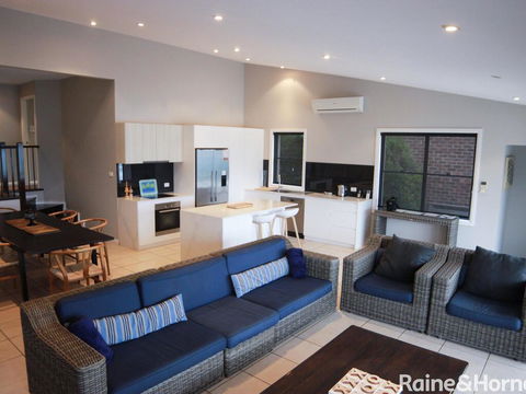 Absolutely Avoca - 114a Avoca Drive, Avoca Beach - Accommodation Gladstone 2
