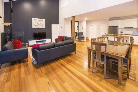 Abundance - Accommodation Gladstone 1