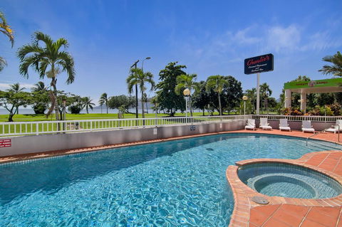 Acacia Court Hotel - Accommodation Gladstone 1