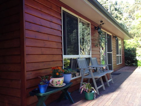 Acacia Hills Retreat - Accommodation Gladstone 0