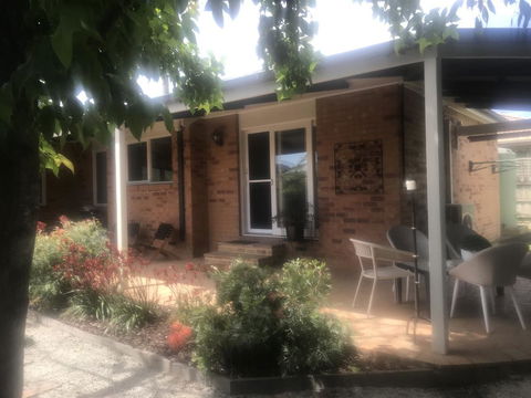 Acacia House - Central Healesville - Yarra Valley - Accommodation Gladstone 3