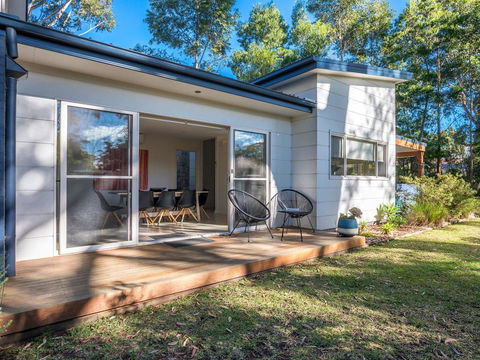 Acacia On Orion :: Jervis Bay Rentals - Accommodation Gladstone 0