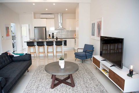 Acacia Villa - Accommodation Gladstone 0