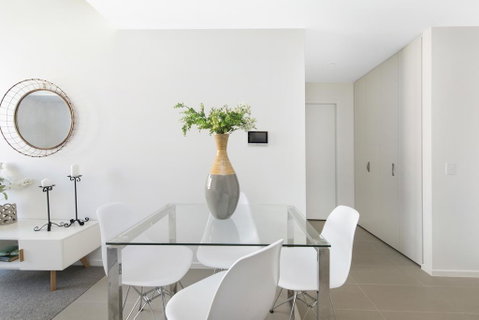Accommodate Canberra - Azure - Accommodation Gladstone 2