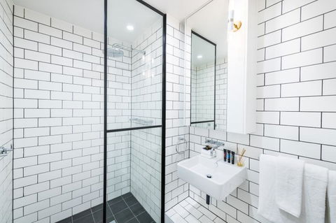 Accommodate Canberra - The Prince - Accommodation Gladstone 1