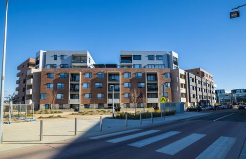 Accommodate Canberra - The Prince - Accommodation Gladstone 0