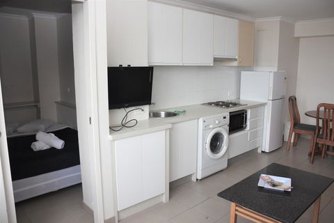 Accommodation Sydney City Centre - Hyde Park Plaza 3 Bedroom 1 Bathroom Apartment - Accommodation Gladstone 3