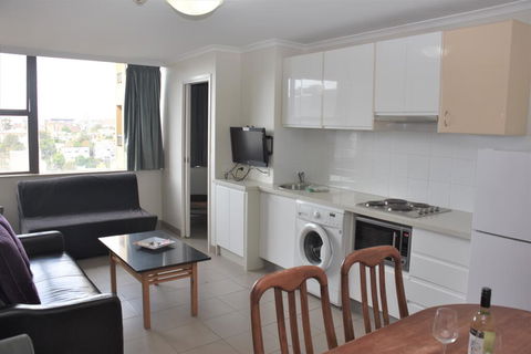 Accommodation Sydney City Centre - Hyde Park Plaza 3 Bedroom 1 Bathroom Apartment - Accommodation Gladstone 2