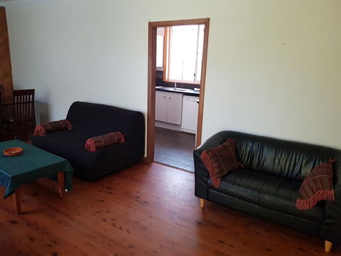 Accommodation Sydney North Shore: Frenchs Forest 3 Bedroom House - Accommodation Gladstone 1