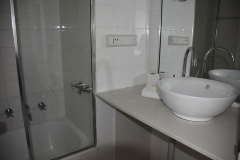 Accommodation Sydney Studio With Balcony Apartment - Accommodation Gladstone 3