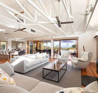 Acqua Vista - water view fireplace walk to beach - Accommodation Gladstone
