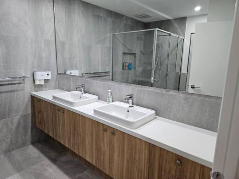E 4 Room Retreat Family Friendly - Accommodation Gladstone 1