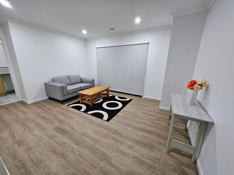 E 4 Room Retreat Family Friendly - Accommodation Gladstone 3