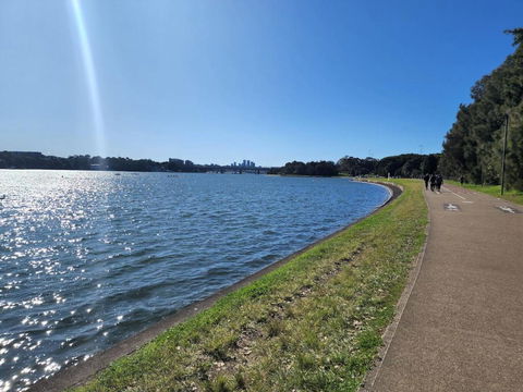 Drummoyne Apartment - Accommodation Gladstone 1