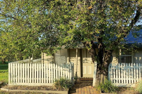 Dunkeld Secret Garden - Accommodation Gladstone 1