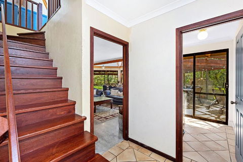 Eagle Bay Beach Lodge - 1 Street Back From Stunning Eagle Bay! - Accommodation Gladstone 3