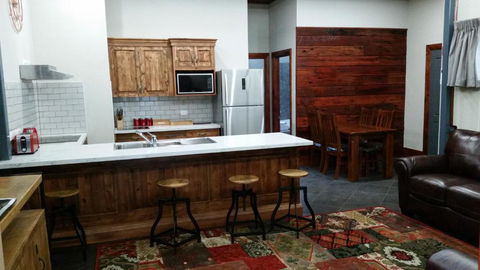 Eagle Foundry Bed & Breakfast - Accommodation Gladstone 0