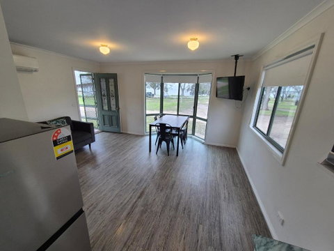Eagle Point Caravan Park - Accommodation Gladstone 4