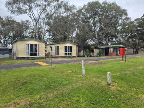 Eagle Point Caravan Park - Accommodation Gladstone 3