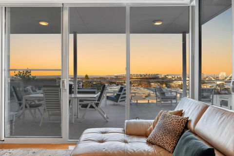 EAST34/60 - Urban Sanctuary - Accommodation Gladstone 1