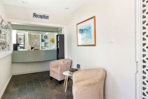 Econo Lodge Griffith Motor Inn - Accommodation Gladstone 4
