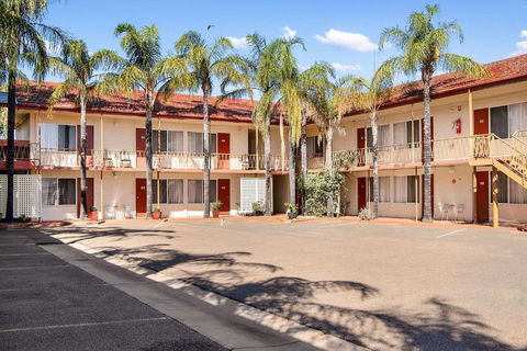 Econo Lodge Griffith Motor Inn - Accommodation Gladstone 2