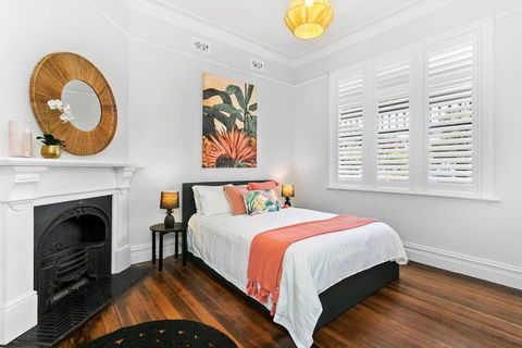 EDW19 - Stylish 2-Bed, 2-Bath Townhose In Drummoyne - Accommodation Gladstone 4