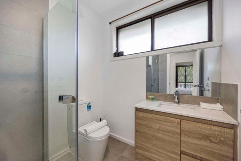 Econo Lodge Lilydale - Accommodation Gladstone 2