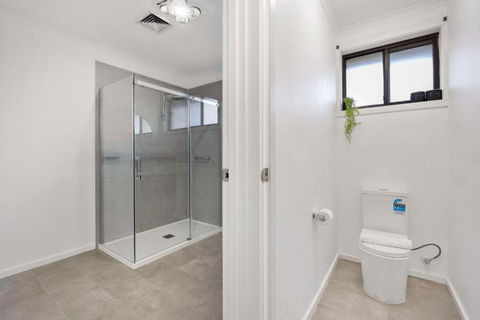 Econo Lodge Lilydale - Accommodation Gladstone 4