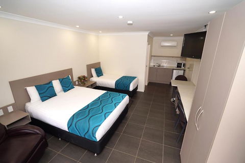 Exies Bagtown - Accommodation Gladstone 0