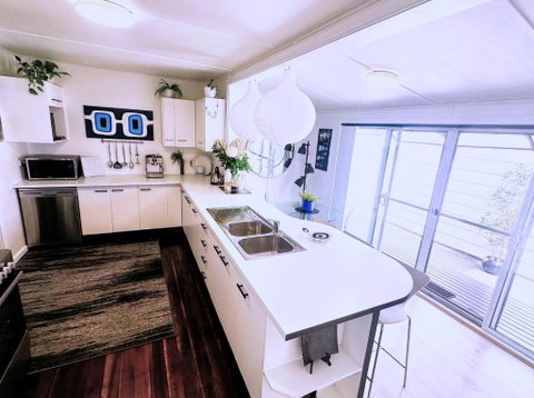 Eleda House - Accommodation Gladstone 0