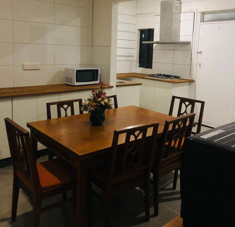 Elgar 67 - Accommodation Gladstone 2