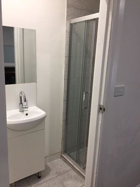 Elgar 67 - Accommodation Gladstone 1